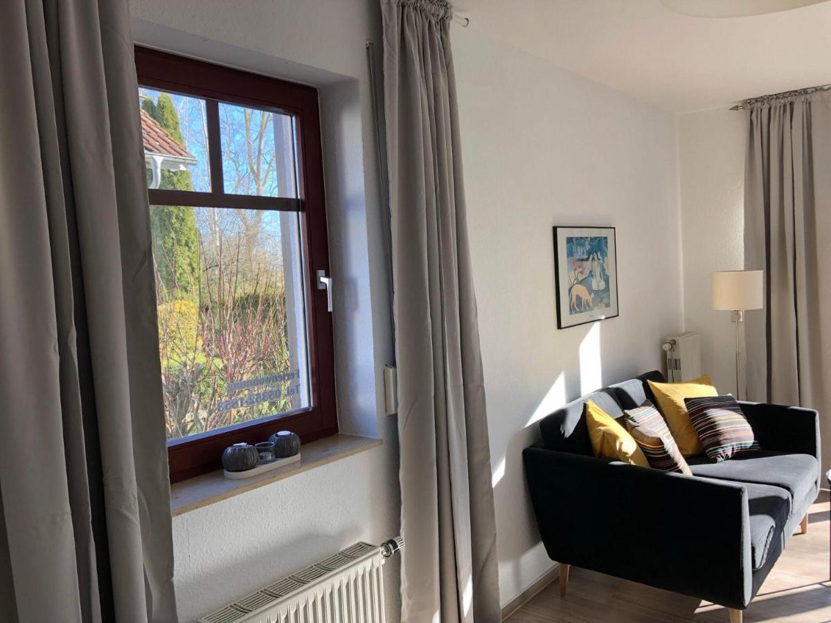 Ferienwohnung-Klaus-Stoertebeker-Mit-Sonnenterrasse-Garten-Zwischen-Strand-Wald-Und-Wiese Gustow  ภายนอก รูปภาพ