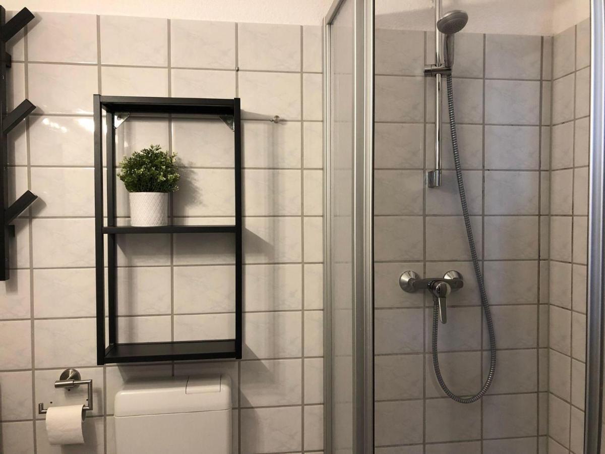 Ferienwohnung-Klaus-Stoertebeker-Mit-Sonnenterrasse-Garten-Zwischen-Strand-Wald-Und-Wiese Gustow  ภายนอก รูปภาพ