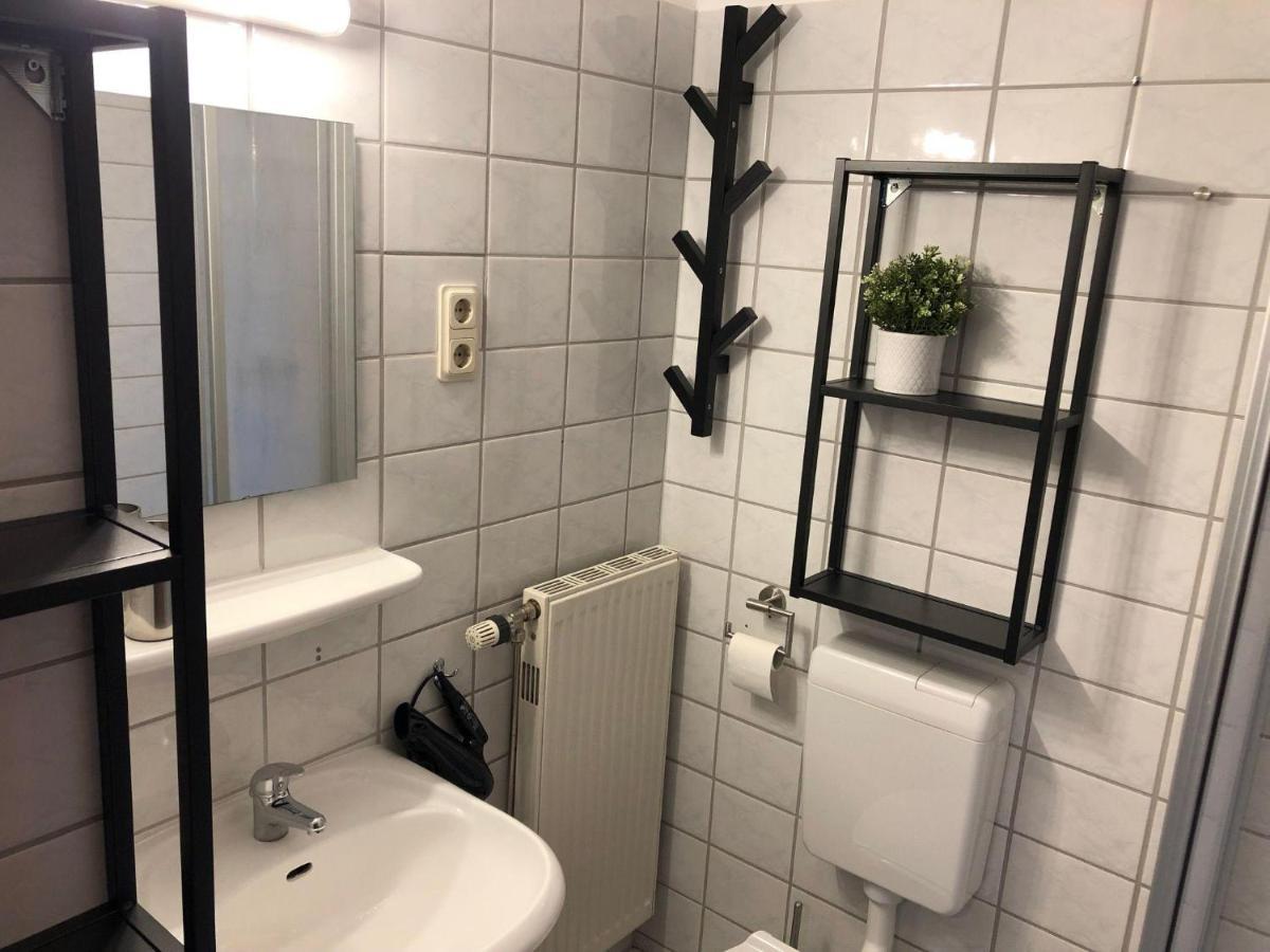 Ferienwohnung-Klaus-Stoertebeker-Mit-Sonnenterrasse-Garten-Zwischen-Strand-Wald-Und-Wiese Gustow  ภายนอก รูปภาพ